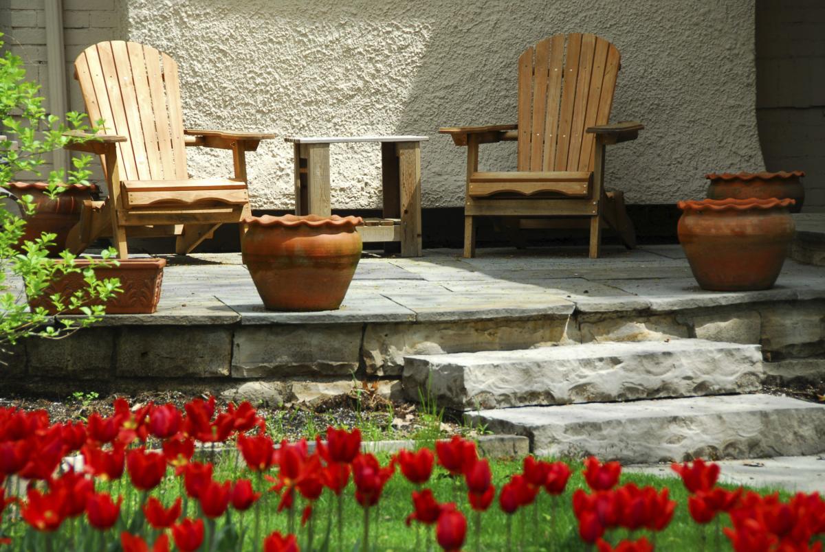 Level Green Landscaping and Design - landscaped stone deck